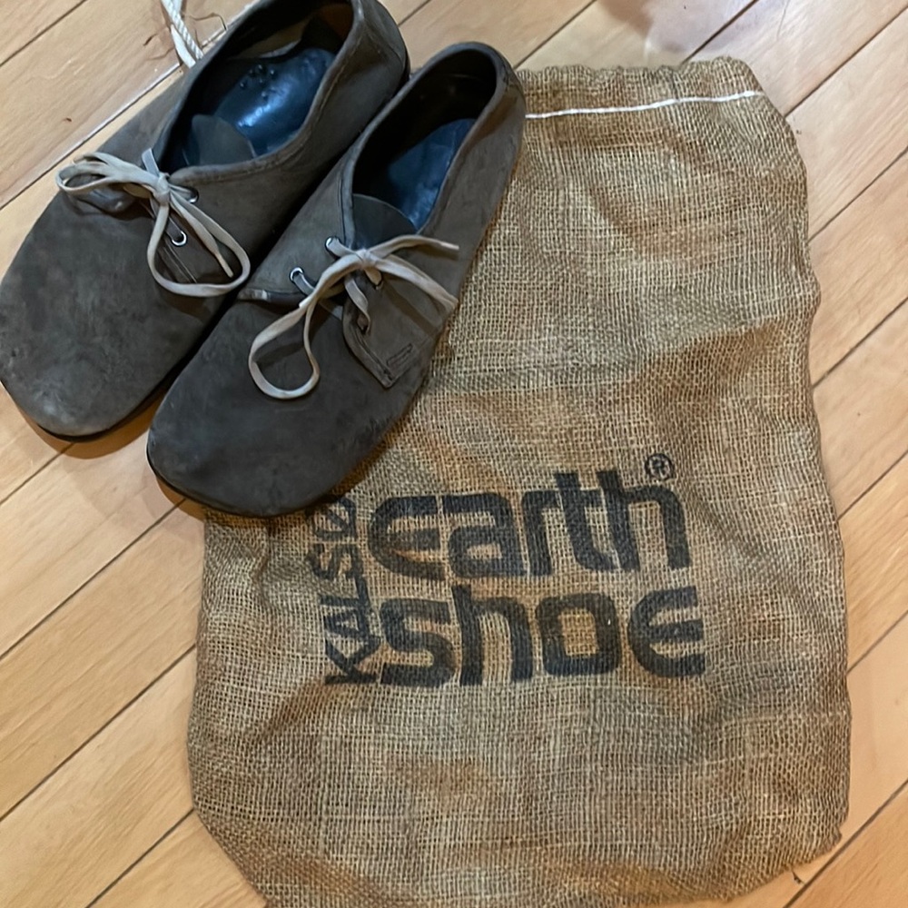 Earth shoes